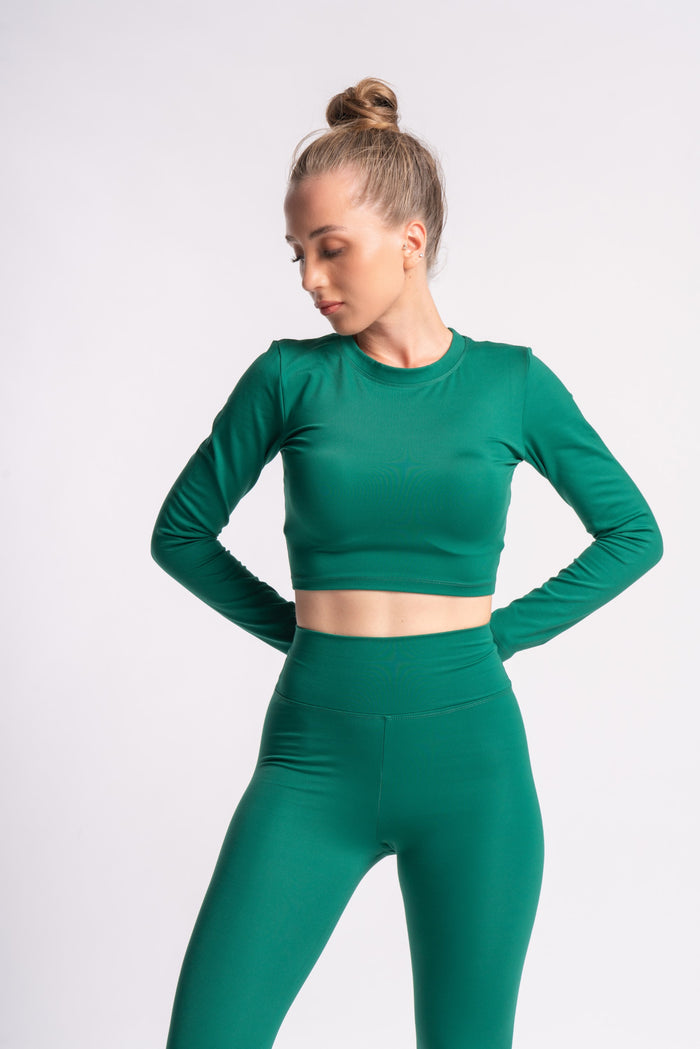 Comfortable crop top constructed from a stretchy material