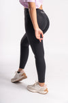 Seamless women's sports leggings, perfect for yoga, gym, or any fitness activity