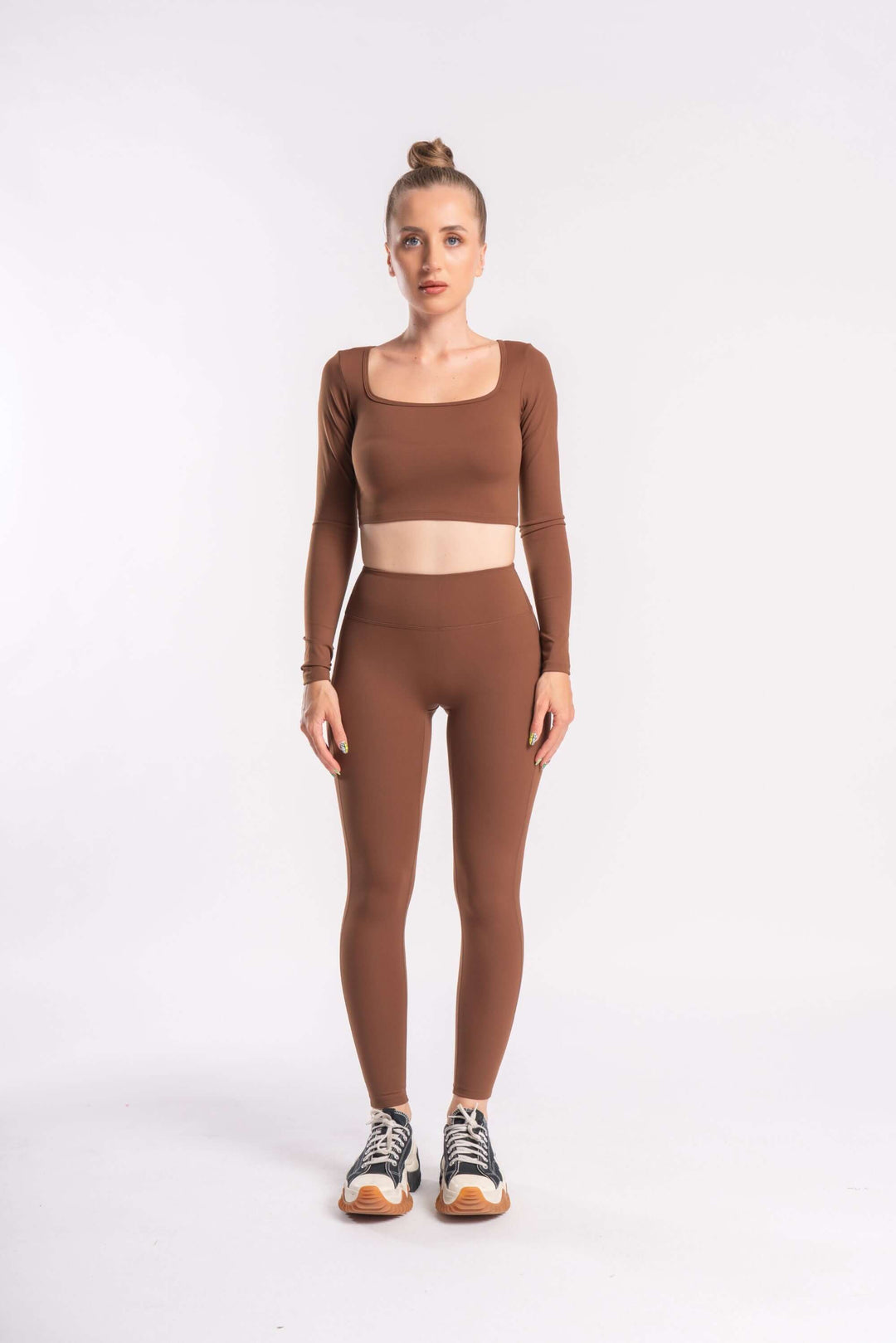 brown matching long-sleeve crop top, breathable workout outfit